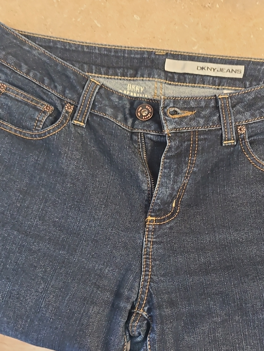DKNY Skinny Jeans Size 8R Never Worn. Dk Blu Not Super Tight.